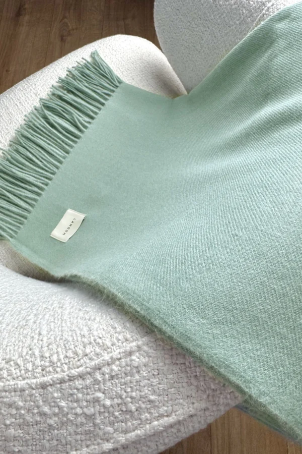 Cienki koc z alpaki szalwiowy 1