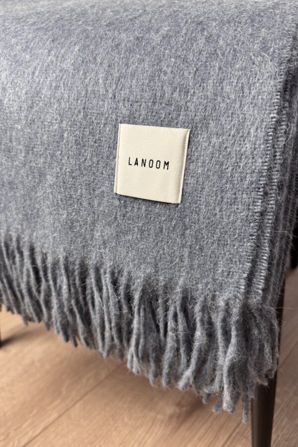 Duży koc z alpaki niebieski