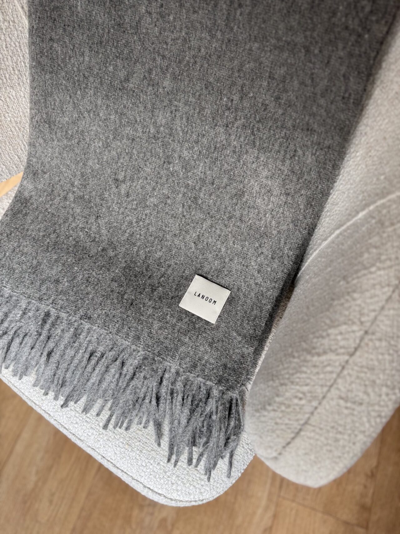 Duży koc z alpaki szary