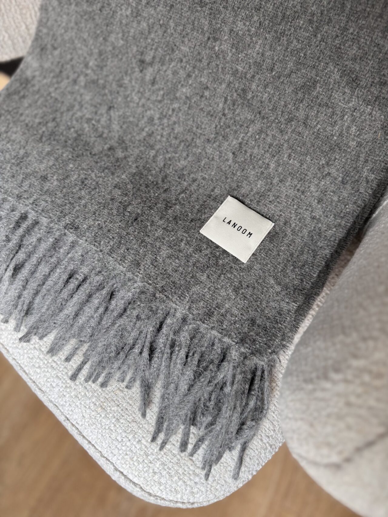 Duży koc z alpaki szary