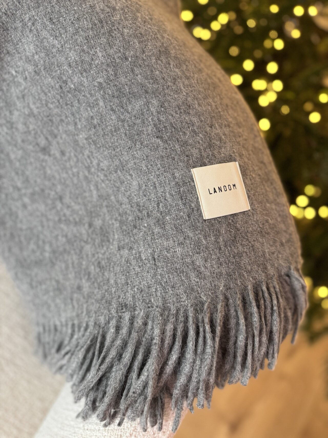 Duży koc z alpaki w kolorze szarym